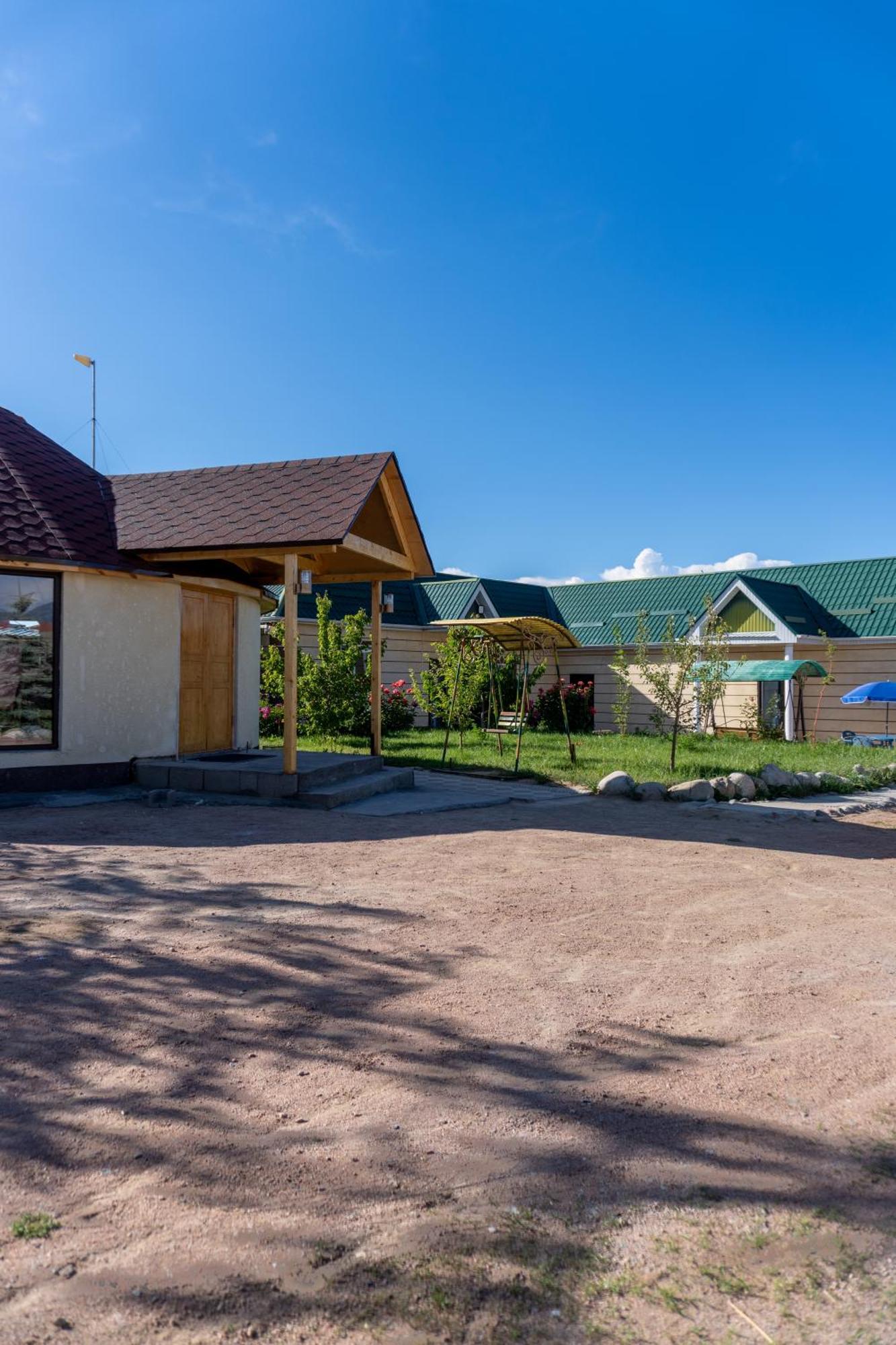 Svetlana Guest House Bokonbayevo Екстер'єр фото